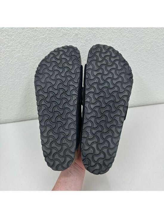Sandals_&_Flip_Flops